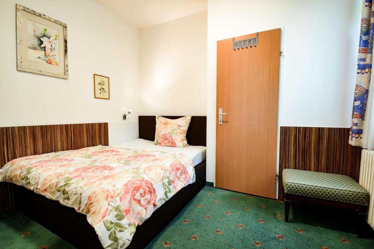 Gartenhotel Garni Pension B&B Ίνσμπρουκ Εξωτερικό φωτογραφία
